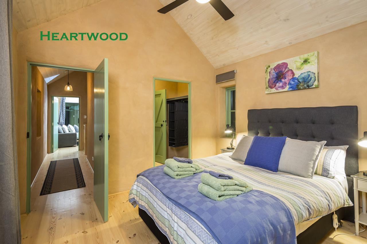 Crafers Cottages Adelaide Room photo