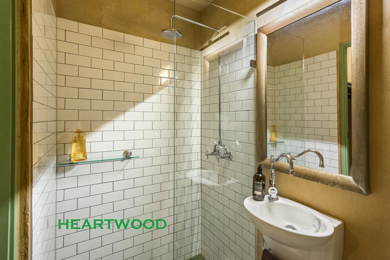 Crafers Cottages Adelaide Room photo